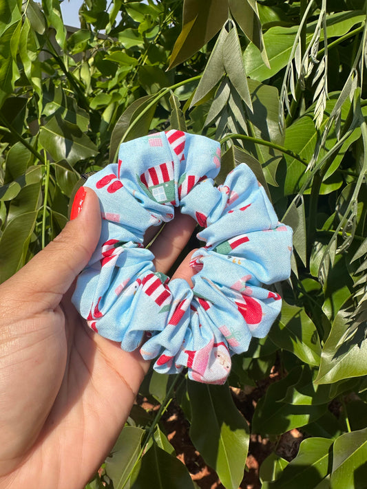 BEACHED SANTA - Medium